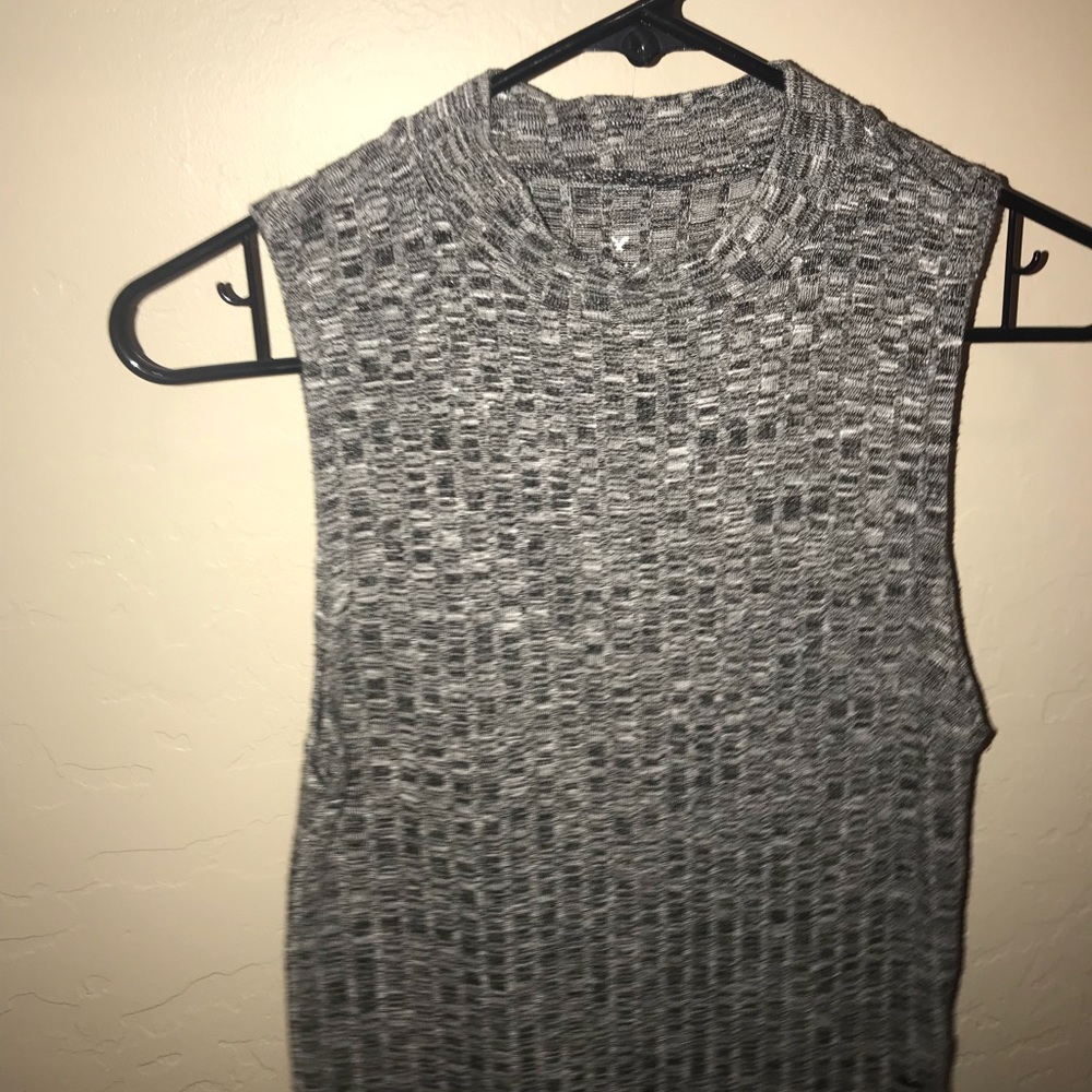 crop top - Picture 2 of 2